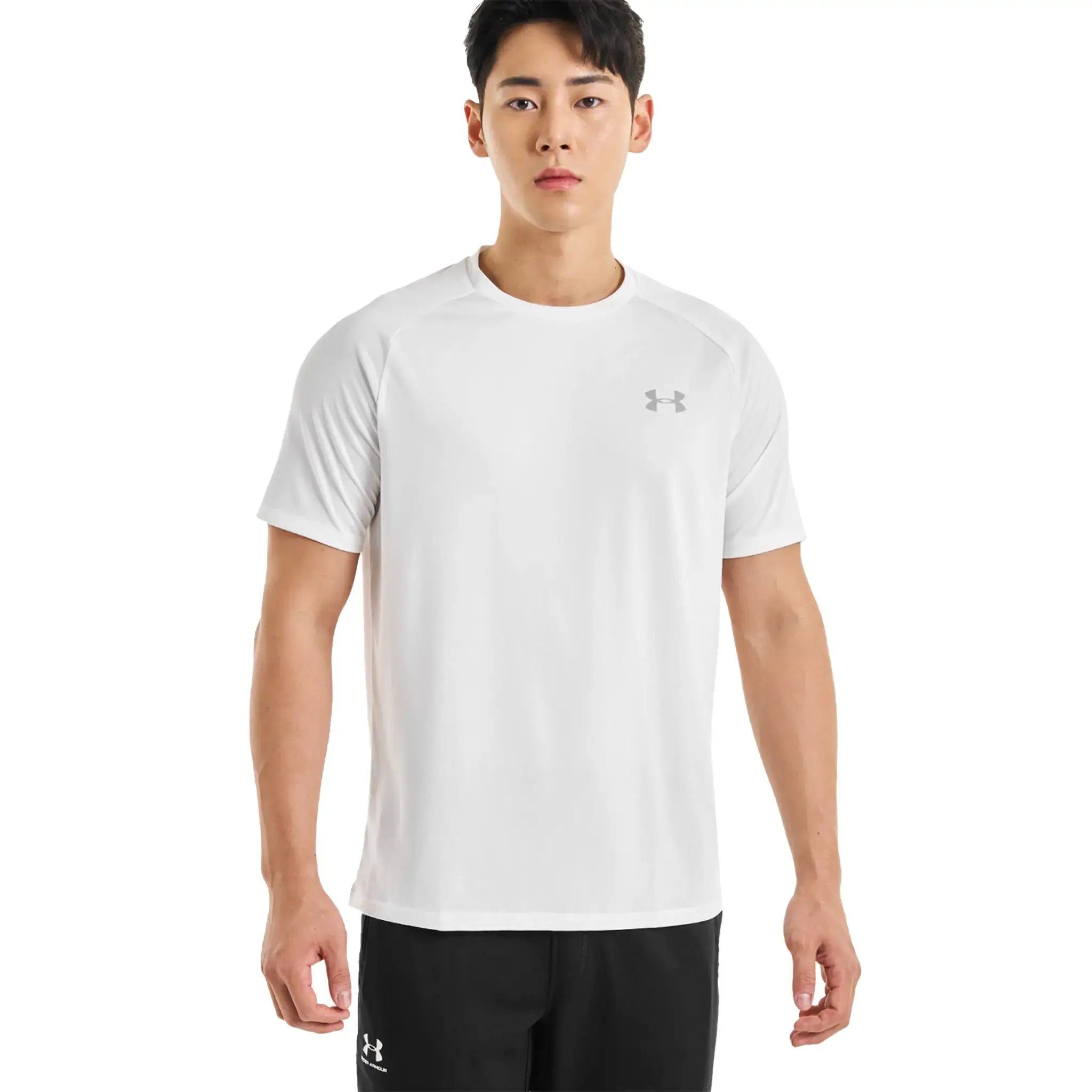 Model front view of Under Armour Ua Tech White Black T Shirt & Shorts 1326413 | 1383356